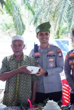 Akses Warga Terbuka, Kapolres Rohul Tancap Gas Bangun Jembatan Presisi di Muara Jaya