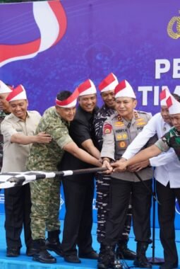 Kapolda Riau Lepas Tim Ekspedisi Merah Putih Presisi, Sasar 17 Desa di Wilayah 3T